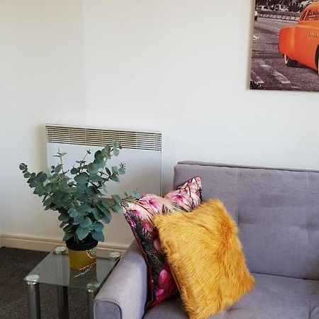 City Centre 1 Bed Apartment With Free On Site Parking With Cctv By Lets Relocations Birmingam Exterior foto