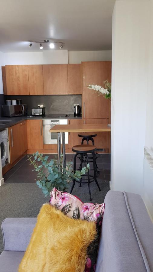 City Centre 1 Bed Apartment With Free On Site Parking With Cctv By Lets Relocations Birmingam Exterior foto
