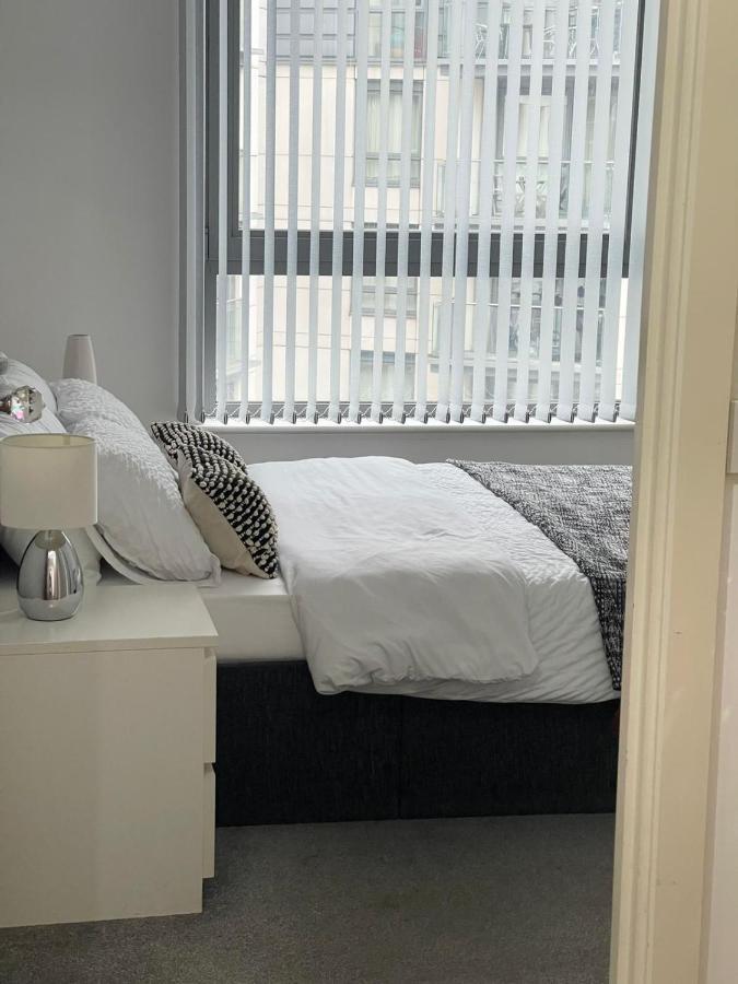 City Centre 1 Bed Apartment With Free On Site Parking With Cctv By Lets Relocations Birmingam Exterior foto