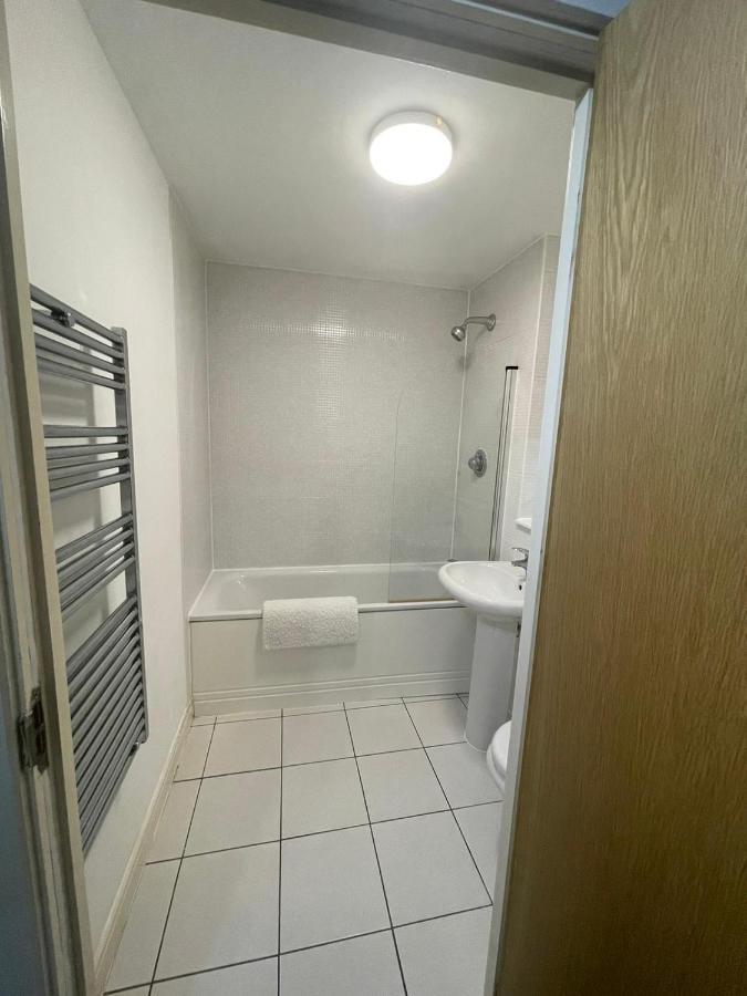 City Centre 1 Bed Apartment With Free On Site Parking With Cctv By Lets Relocations Birmingam Exterior foto